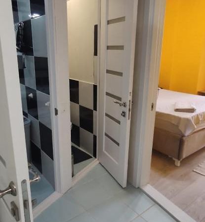 One Room With A Shared Bathroom Chisinau Ngoại thất bức ảnh