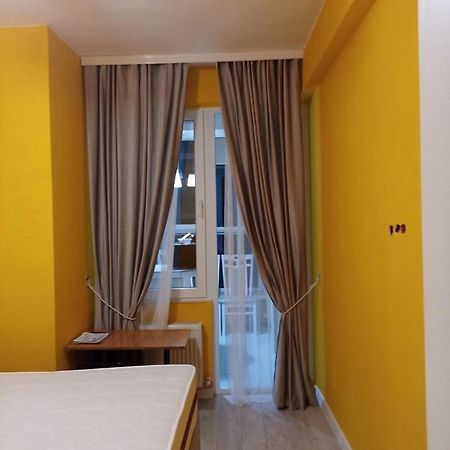 One Room With A Shared Bathroom Chisinau Ngoại thất bức ảnh